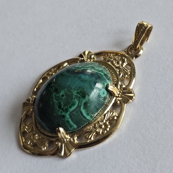 Relisted - Vintage Malachite pendant gold tone - Picture 8 of 10